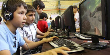 اعتیادآوری و جذابیت‌ بیشتر بازی‌های آنلاین / مراقب عوارض بازی‌های رایانه‌ای باشید