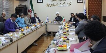 بانک مرکزی به موضوع تعرفه‌های خدمات پیامکی نظارت کند