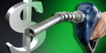 بنزین ایران ارزان ترین در دنیا / قیمت بنزین در عربستان 20 و در ترکیه 40 برابر ایران است