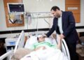 عیادت وزیر آموزش‌وپرورش از دانش‌آموز جانباز حادثه تروریستی کرمان