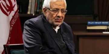 مدیر دفتر سیاسی جنبش انصارالله یمن با بادامچیان دیدار کرد