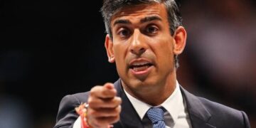 نخست‌وزیر انگلیس: حملات علیه کشتی‌ها در دریای سرخ باید متوقف شود / نیرو‌های ما آماده‌اند تا دوباره حوثی‌ها را بازدارند