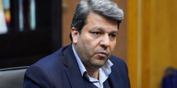 یکی به میخ، یکی به نعل