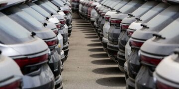 1710231304 فوری؛ آغاز فروش 9 خودروی وارداتی از امروز متقاضیان