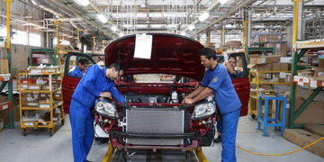 1711172075 رئیس جمهور به حوزه خودرو ورود کند واگذاری بازار خودرو