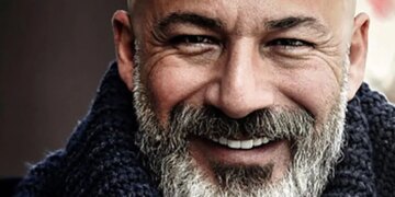 1711302556 امیر آقایی به عنوان جذاب ترین مرد ایران شناخته شد