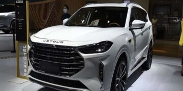 1711383481 آغاز اولین پیش فروش خودرو در سال 1403