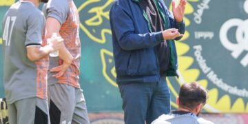 VAR از تهران خارج شود