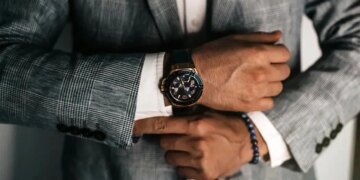 اسرار خوش تیپ با تنظیم ساعت و سبک خاص