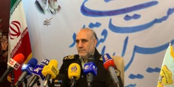 امنیت و احساس امنیت قاچاقچیان کالا را سلب می‌کنیم