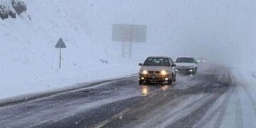 بارش برف‌ و باران در محورهای چالوس، هراز، فیروزکوه و