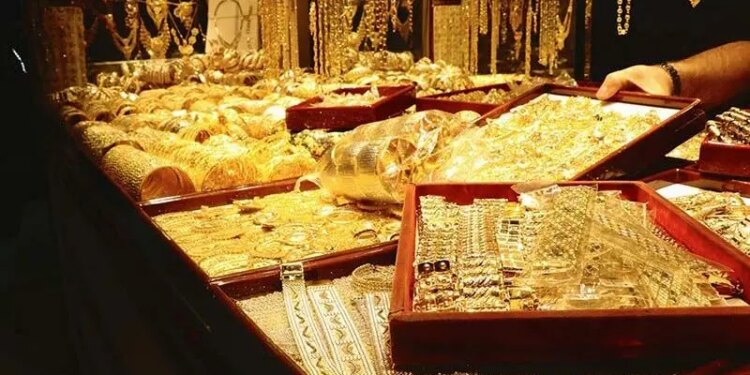 طلا با نوسانات محدود مواجه شد