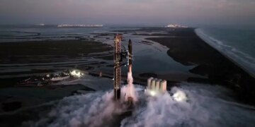 بلندترین موشک جهان با موفقیت به مدار زمین پرتاب شد