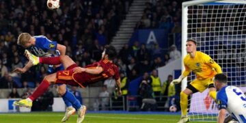 حسرت سردار آزمون پس از شاهکار مقابل برایتون عکس