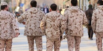 سربازان می خوانند حقوق سربازان در سال 1403 چقدر افزایش