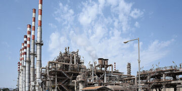 پالایشگاه نفت تهران با خرید سهام عمده پتروشیمی شازند به