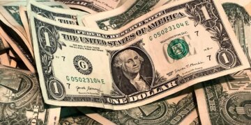 پیش بینی مهم دیگر از قیمت دلار در سال 1403