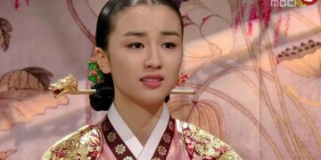 1711930502 عکس های متفاوت بازیگر نقش ملکه اینهیون خارج از سریال