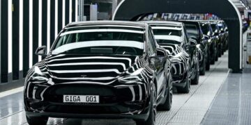 1712391474 تسلا جنگ تولید خودرو برقی ارزان را به چین باخت