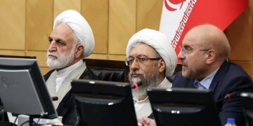 1714421522 آیا آفت دولت و ملت برطرف می شود؟ منبع