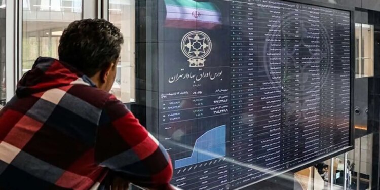 بازگشت فروشندگان از تعطیلات شاخص کل 15 هزار واحد کاهش