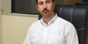 بررسی تفاوت رشد شاخص بورس و نمادها