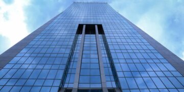 به گزارشگران تخلفات بورسی 3 میلیارد در 12 ماه