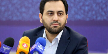 بهره ‌برداری از نخستین نیروگاه خورشیدی حمایتی کشور در کاشان