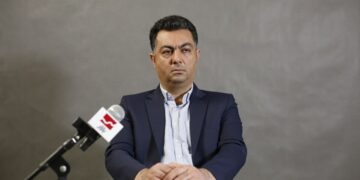 تولید در انحصار رانتی ها است