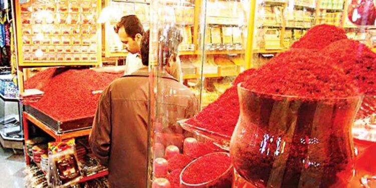 خواب خرگوشی تجار ایران؛ افغان ها بازارهای زعفران را تصاحب