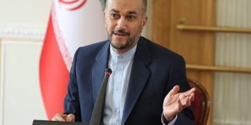 ریزپرنده‌های ساقط شده در اصفهان خسارت جانی و مالی نداشته‌اند