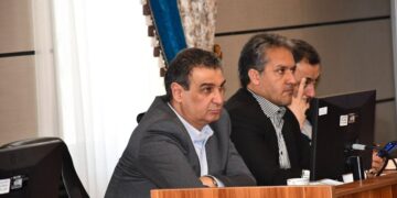 سپردن پروژه های مسکن به غیر بومی ها باعث توقف