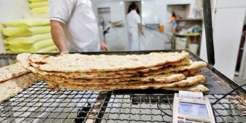 شرط جدید دولت برای نان مردم نانوایان زیر نظر مردم