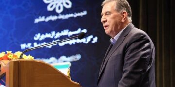 مسئولان برای جهش تولید، همکار بخش خصوصی باشند