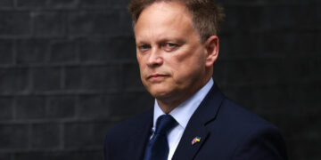 واکنش انگلیس به توقیف کشتی مرتبط با اسرائیل در تنگه