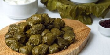 تکنیک پوست سر کردن برگ های مو آن را در