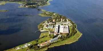 جزیره طاعون در این نقطه ترسناک ترین جای دنیاستعکس