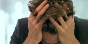 1731876868 اقدام وحشتناک این زن برای داشتن کمر باریکعکس