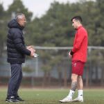 1742387696 956 عکس پیروان کارتال شروع به انجام مهمترین بازی مقابل Sailor