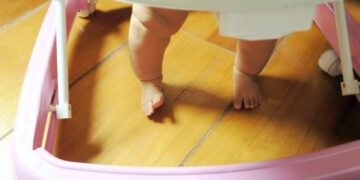 چرا ما خاطرات دوران نوزاد خود را به یاد نمی