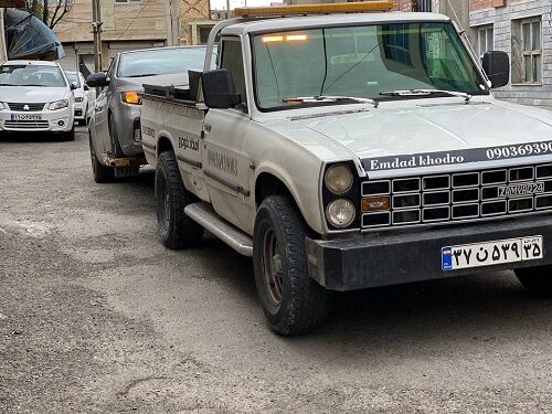 حمل خودرو با یدک کش در جاده‌ها و مسیرهای برون‌شهری میانه