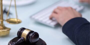 وکیل آنلاین