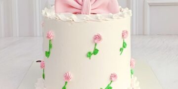 طرز تهیه کیک تولد خامه‌ای ساده و خانگی - کیک فوری خوش‌عطر و سبک