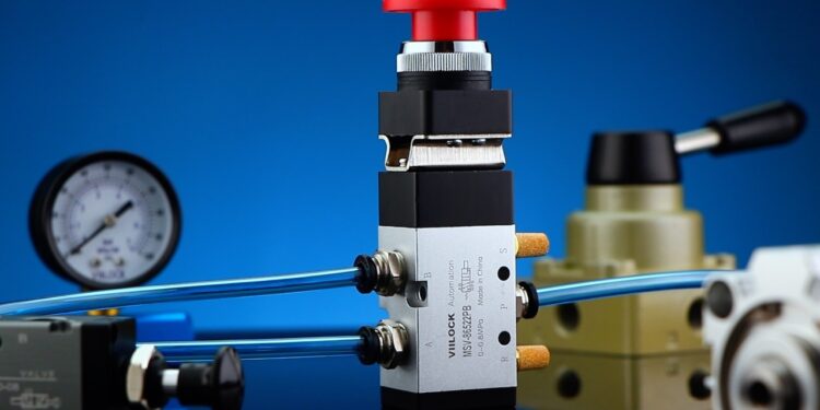 چگونه انتخاب هوشمندانه اجزای کنترل جریان، کیفیت و بهرهوری خطوط تولید را متحول میکند؟ 1 چگونه انتخاب هوشمندانه اجزای کنترل جریان، کیفیت و بهرهوری خطوط تولید را متحول میکند؟