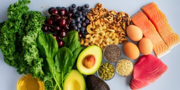 1764762104 غذاهایی که شما را در طول روز سیر نگه می