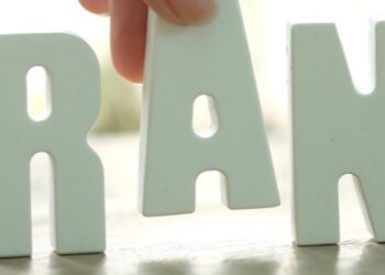 تفاوت برند و نام تجاری چیست؟ نکاتی که اکثر کسبوکارها نمیدانند! 6 تفاوت برند و نام تجاری