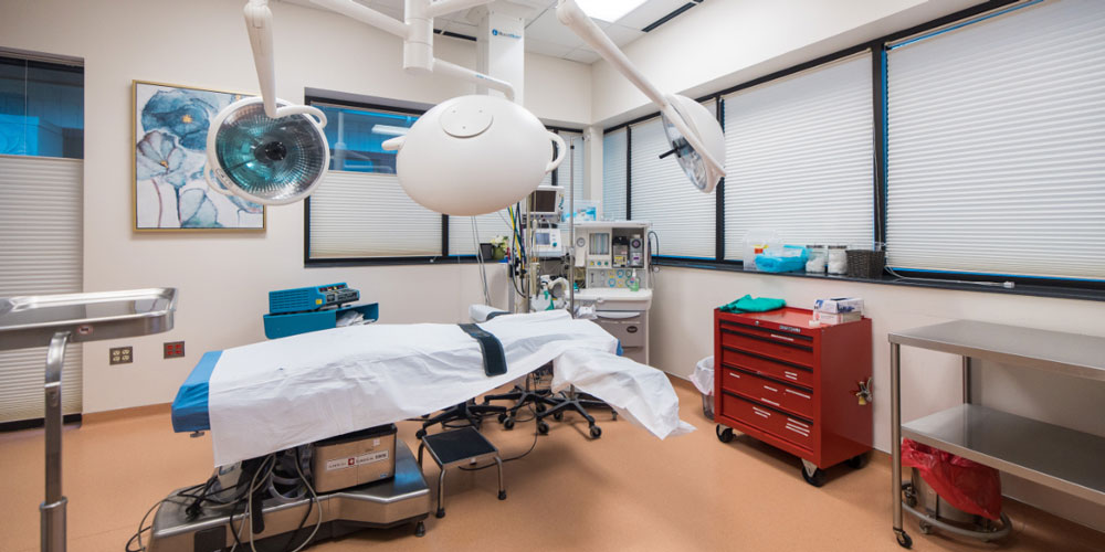 تجهیزات اتاق عمل کلینیک زیبایی