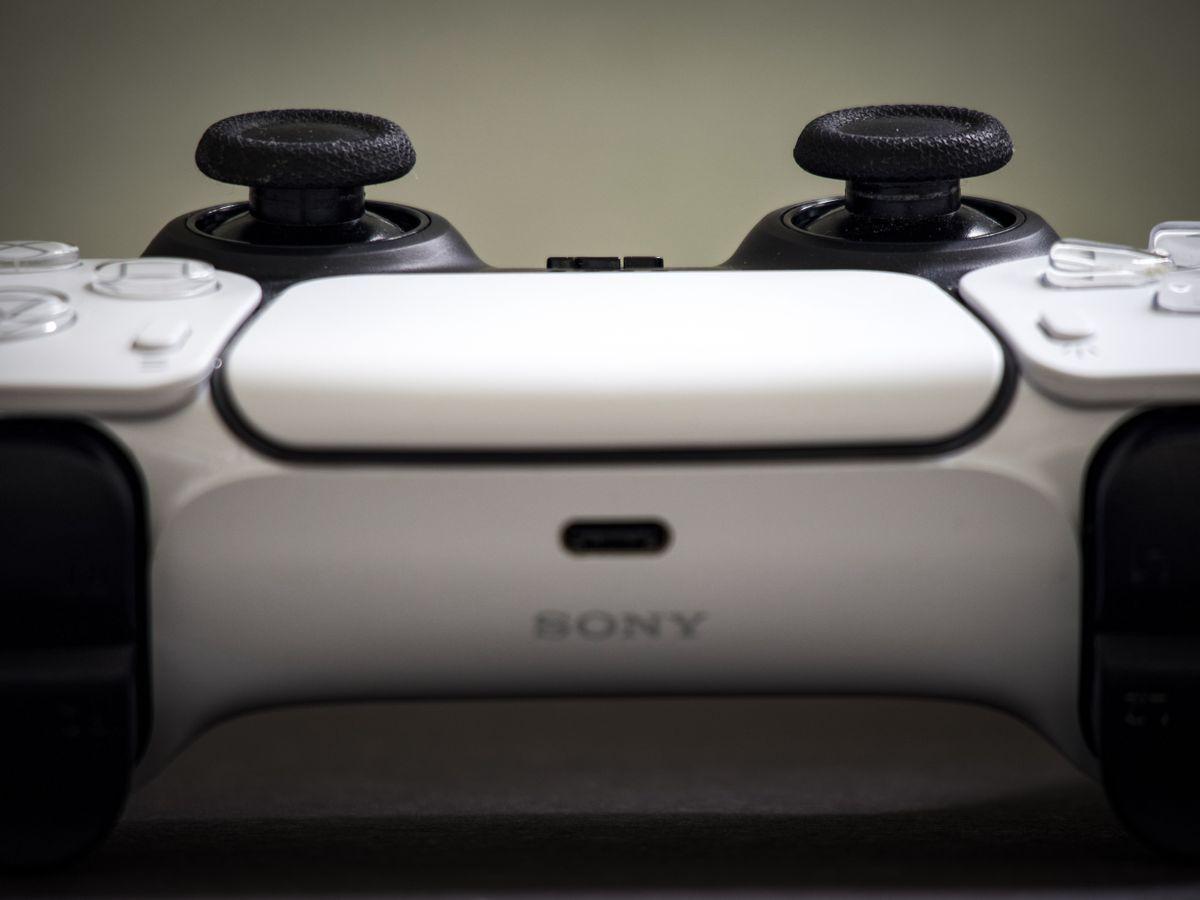 PS5 دیجیتال یا دیسک خور ؛ کدام مدل در ایران بهصرفهتر است؟ 2 فرق PS5 دیجیتال و دیسکخور در استفاده روزانه چیست؟
