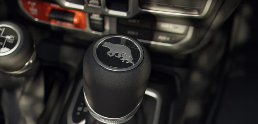 رونمایی از Jeep Wrangler Smoky Mountain 2027; ادای احترام به کوه های آپالاچی با دنده ناهموار آفرود 10 رونمایی از Jeep Wrangler Smoky Mountain 2027; ادای احترام به کوه های آپالاچی با تجهیزات آفرود ناهموار
