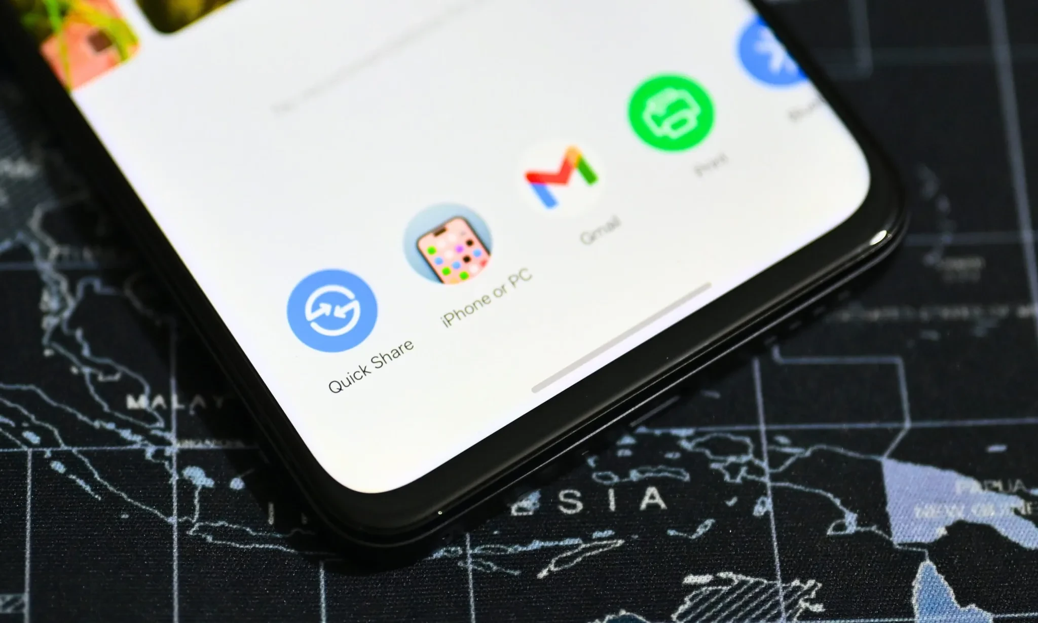 پشتیبانی از AirDrop در QuickShare به زودی برای Pixel 7 و Pixel 8 9 عرضه می شود پشتیبانی از AirDrop در QuickShare به زودی برای پیکسل 7 و پیکسل 8 عرضه می شود